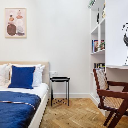 Tyzenhauz Apartments Krowoderska Street Красков Екстериор снимка