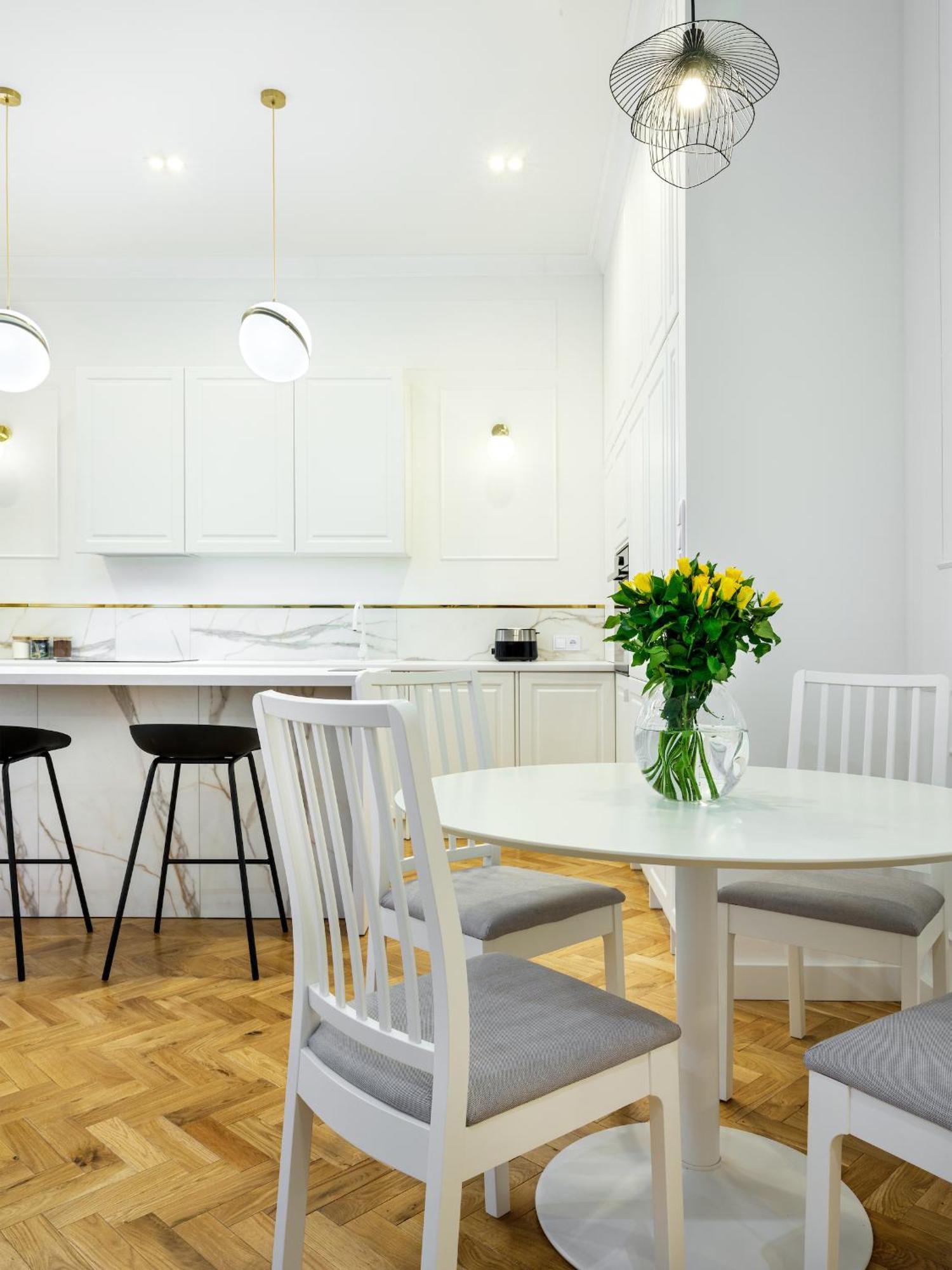 Tyzenhauz Apartments Krowoderska Street Красков Екстериор снимка