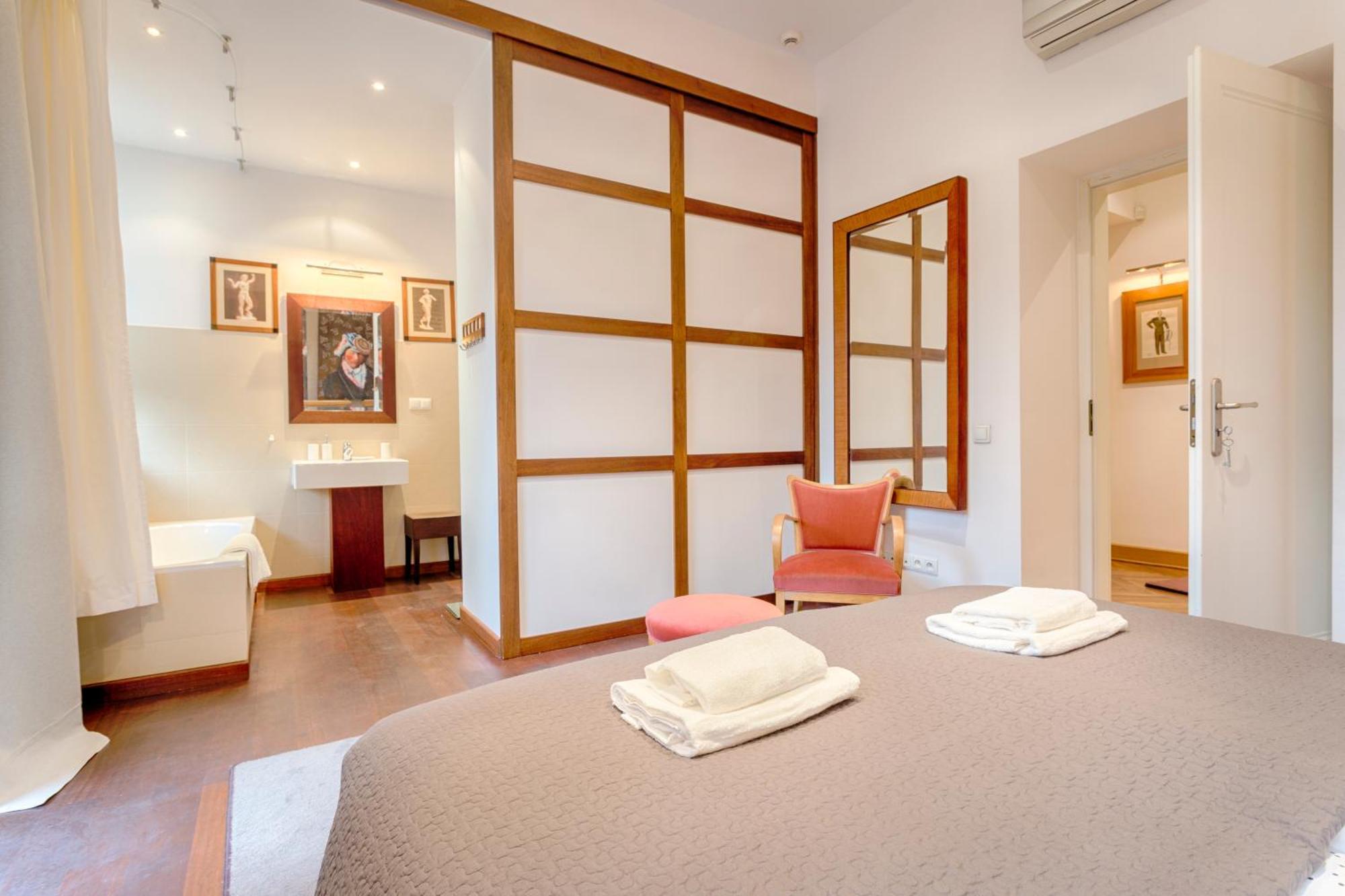 Tyzenhauz Apartments Krowoderska Street Красков Екстериор снимка